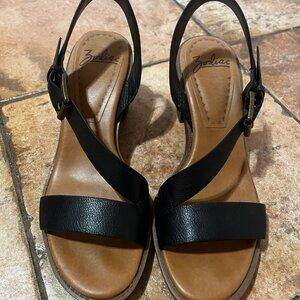 Zodiac Womens Sz 10 cute Strappy Heels